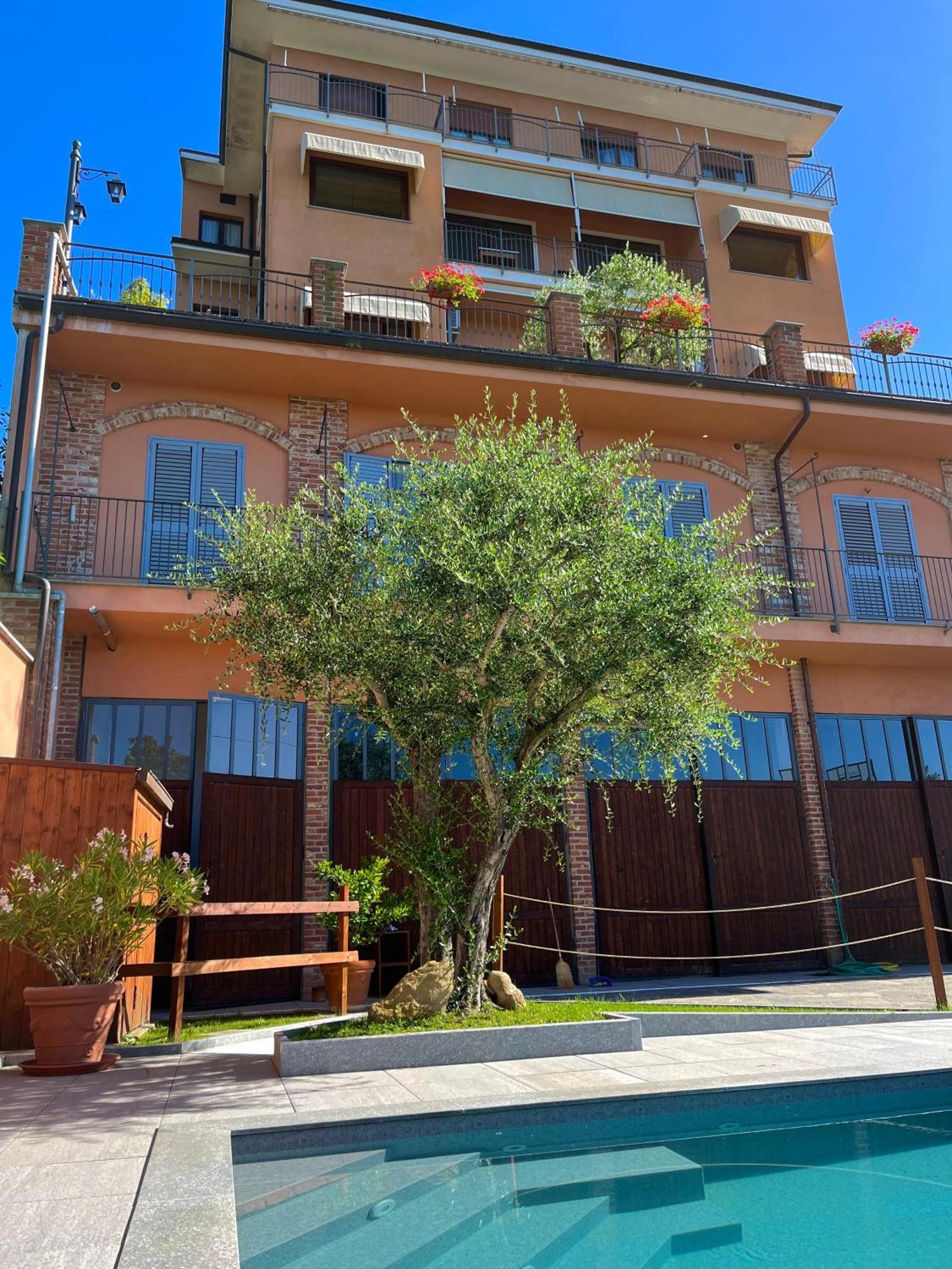 Belvedere Bike Hotel Montà 外观 照片