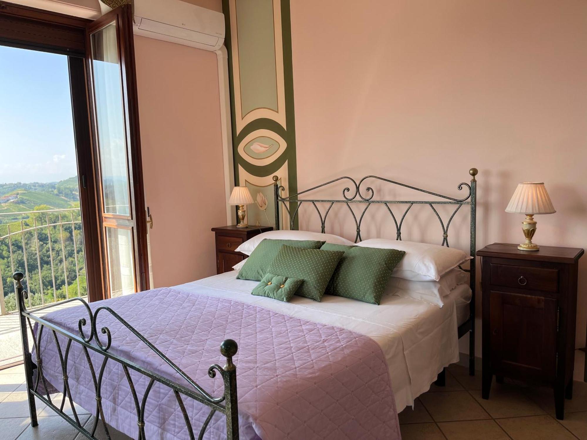 Belvedere Bike Hotel Montà 外观 照片