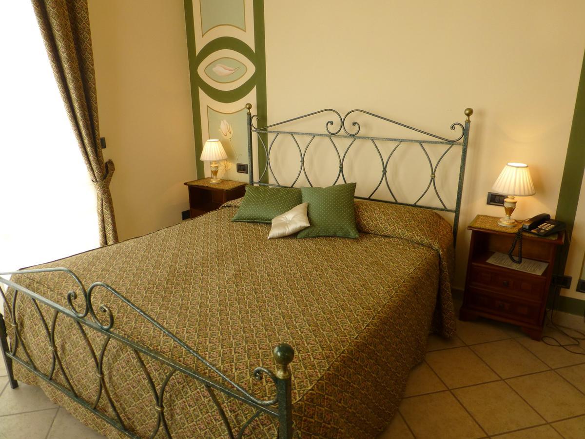 Belvedere Bike Hotel Montà 外观 照片